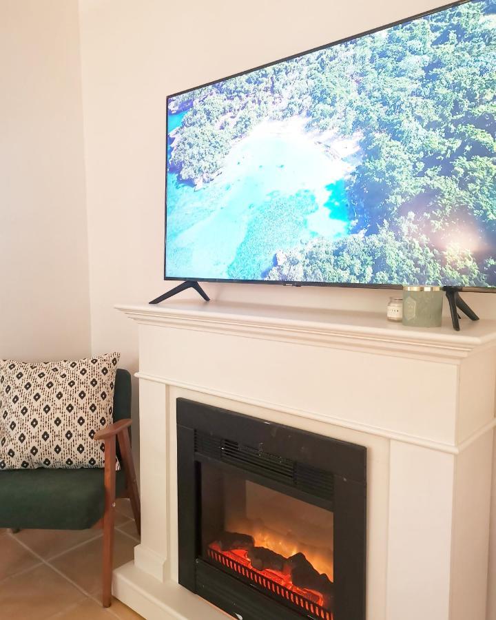 Hillside Apartment With Ac & Heating In Grande Maison Budapest Kültér fotó