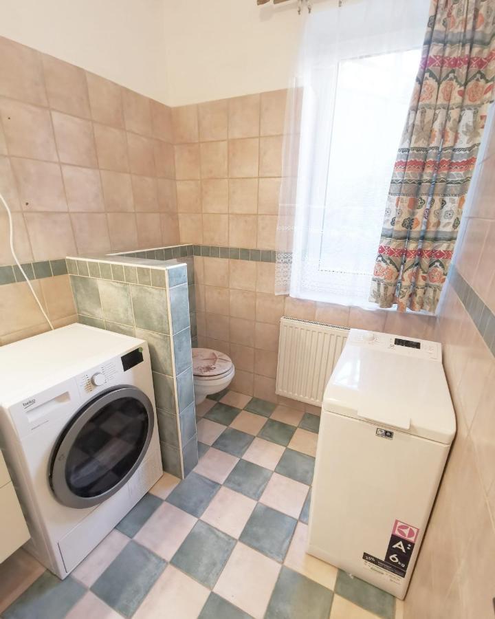 Hillside Apartment With Ac & Heating In Grande Maison Budapest Kültér fotó